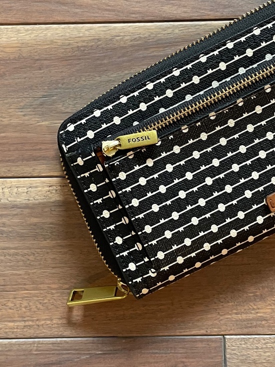 Fossil Zip Around Wallet, black stripes with cream dots - Picture 4 of 5